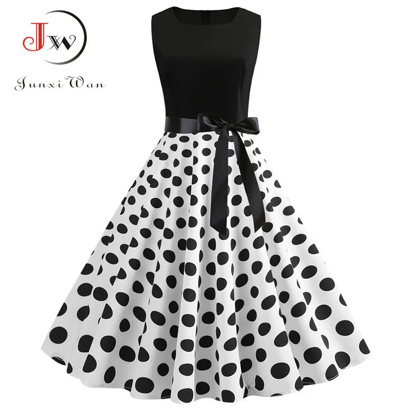 Chic Vintage 50s/60s Black & White Polka Dot Summer Dress - Perfect for Parties and Office!