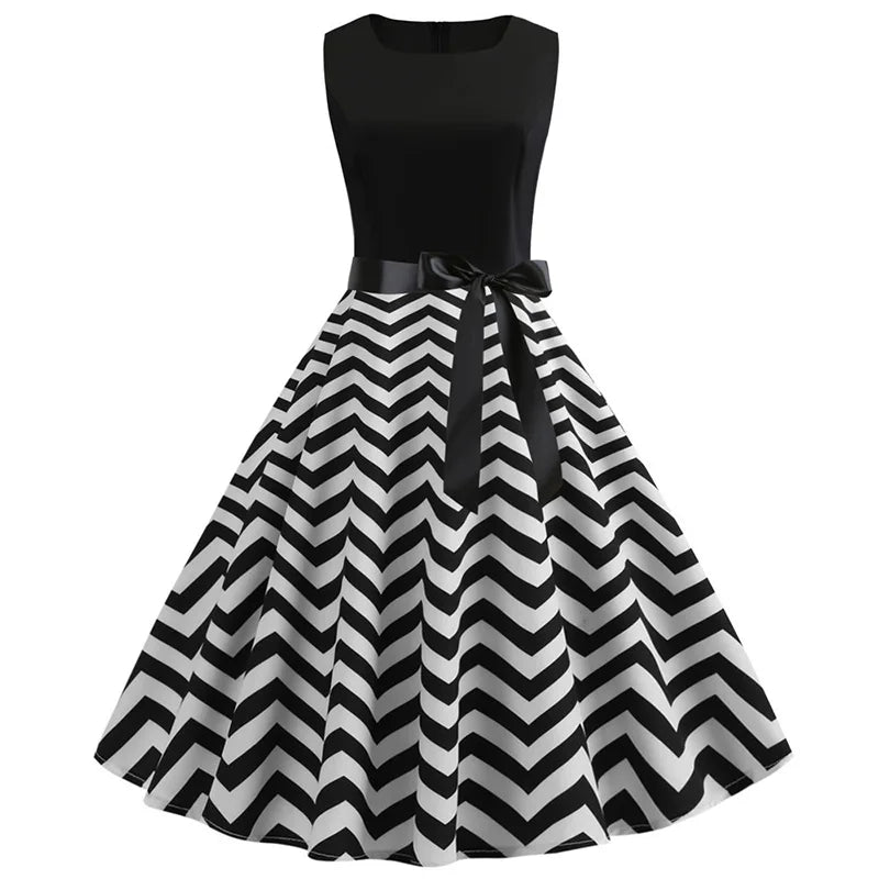 Chic Vintage 50s/60s Black & White Polka Dot Summer Dress - Perfect for Parties and Office!