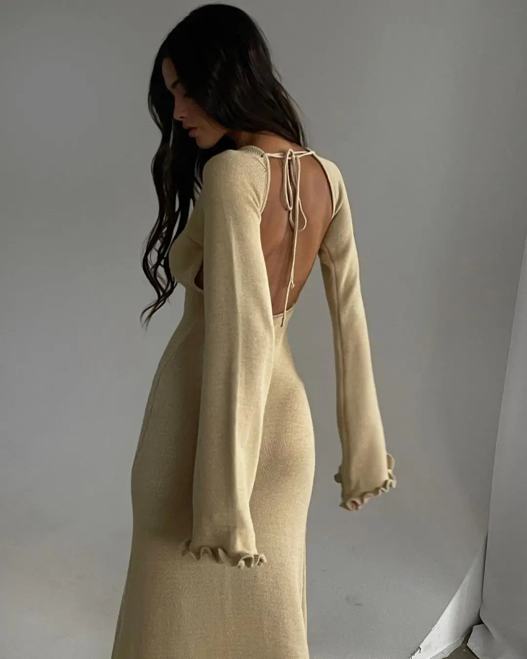 Chic Backless Maxi Dress with Flare Sleeves - Elegant Knitted Sweater Style for Women