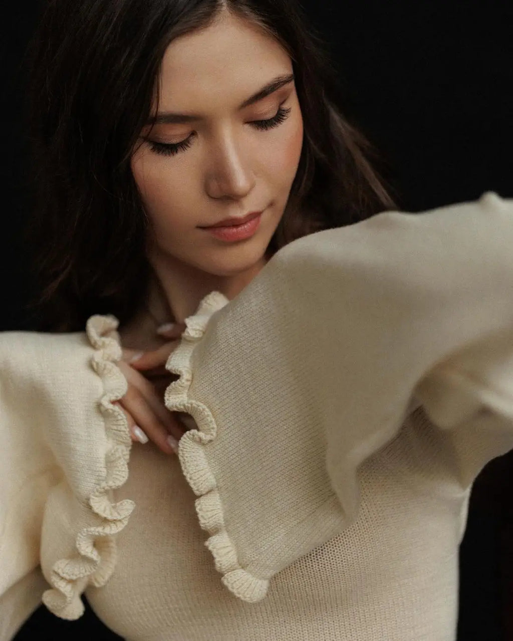 Chic Backless Maxi Dress with Flare Sleeves - Elegant Knitted Sweater Style for Women